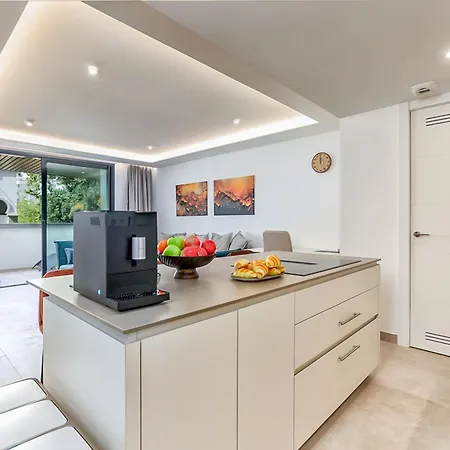 Vivi Homes - Amber